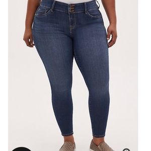 TORRID 👖Skinny super Stretch Jeggings